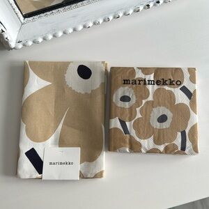 Marimekko Poppy Unikko Cream and Tan Napkins and Tea Towel NWT